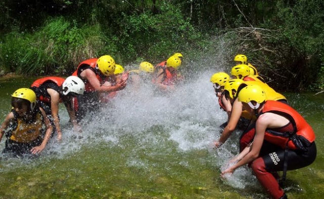 Salpicando con el agua.jpg